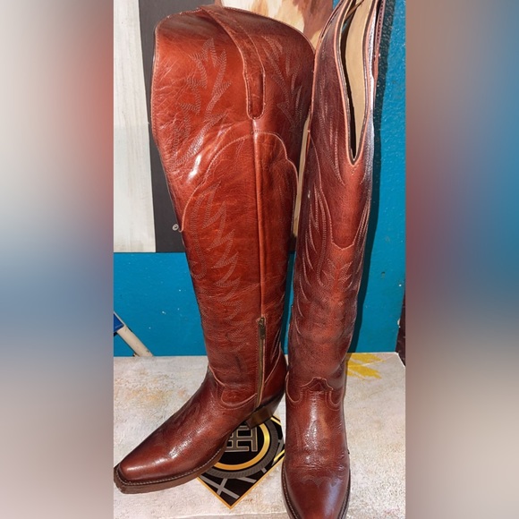 Size 9 both - Picture 1 of 2